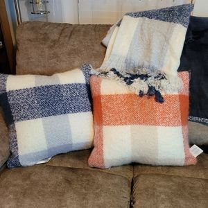 Throw blanket and matching pillows